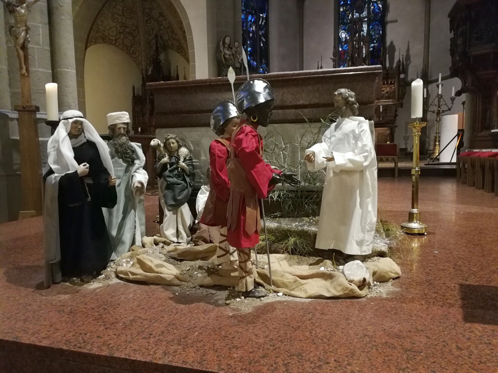 PP 1812 Krippe vor dem Altar